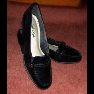 Women’s Black Slip-On Loafer Strap Buckle Size 5.5